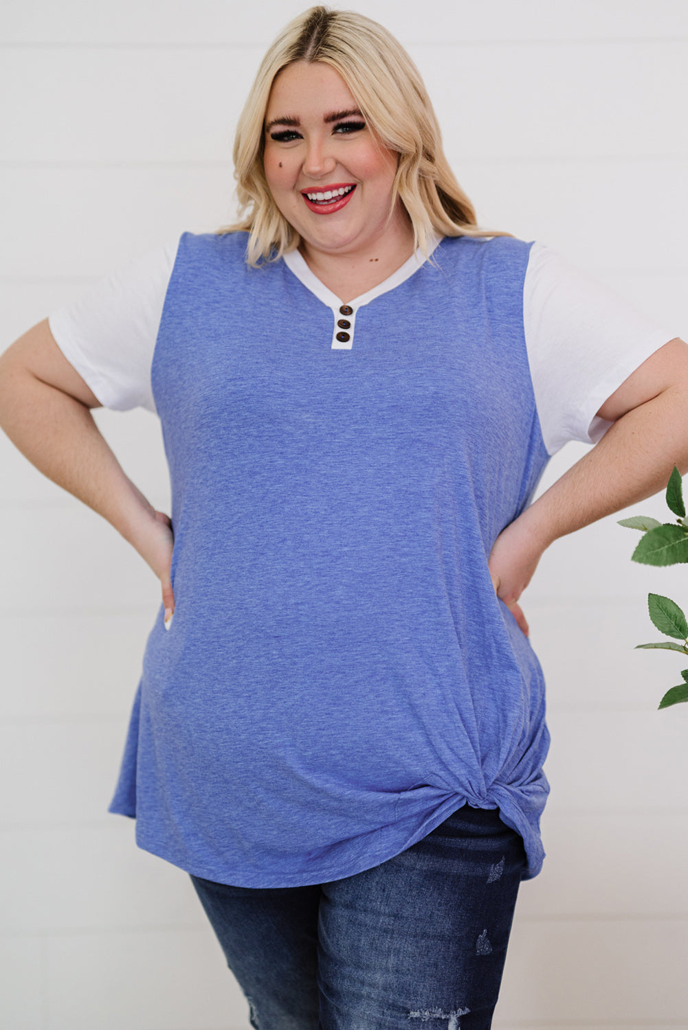 Plus Size Contrast Twisted Henley Tee