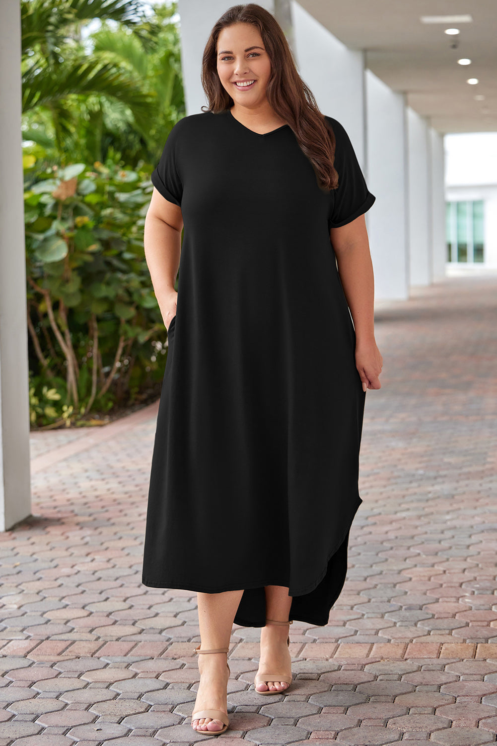 Plus Size V-Neck S/S Maxi Dress