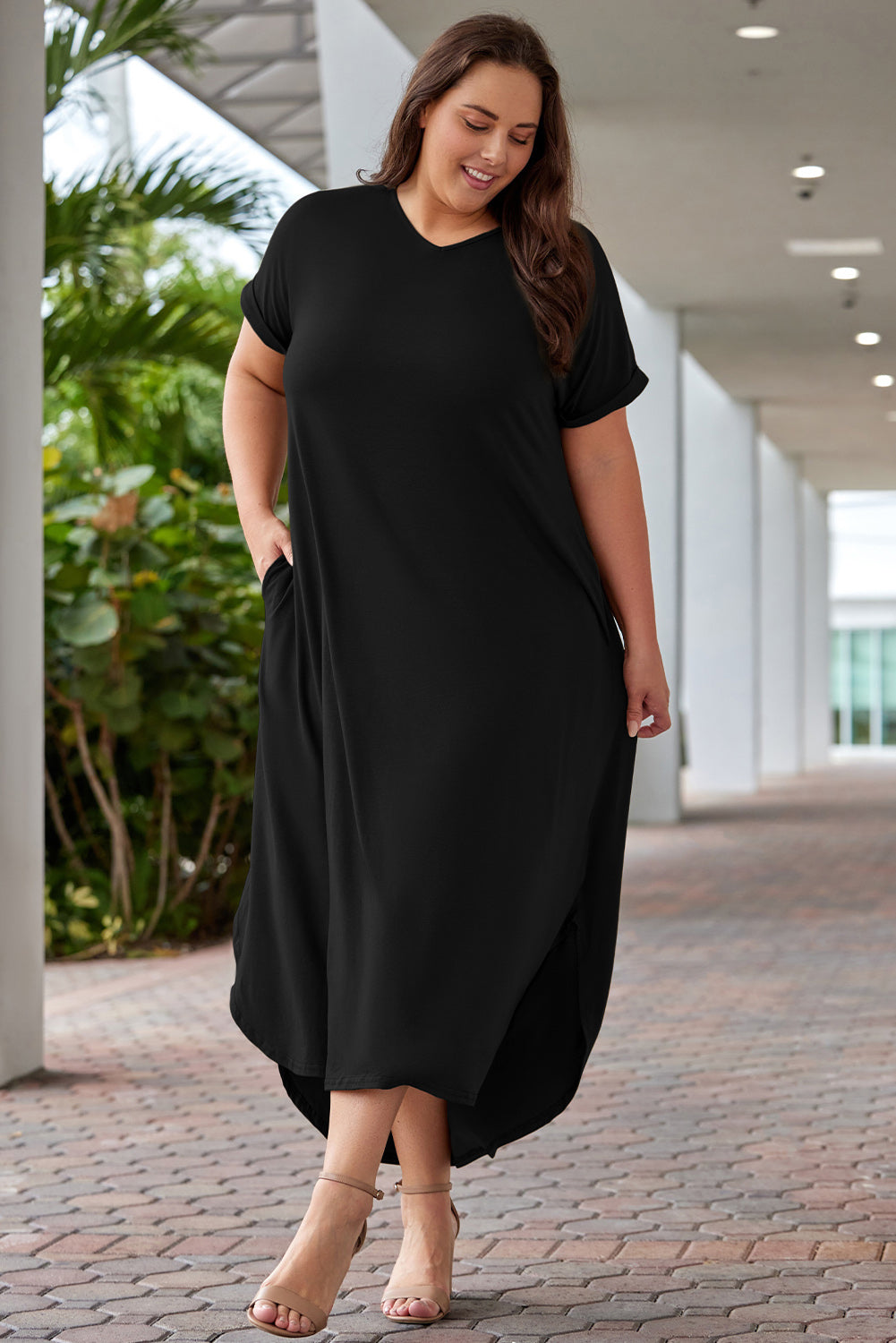 Plus Size V-Neck S/S Maxi Dress