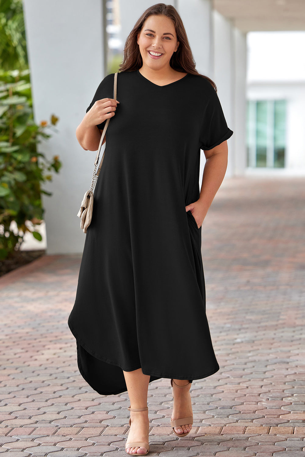 Plus Size V-Neck S/S Maxi Dress